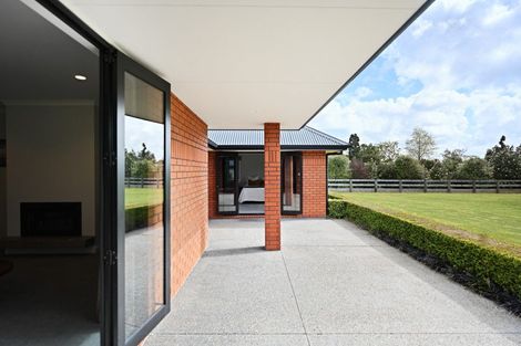 Photo of property in 10 East Ridge Grove, Newstead, Hamilton, 3286