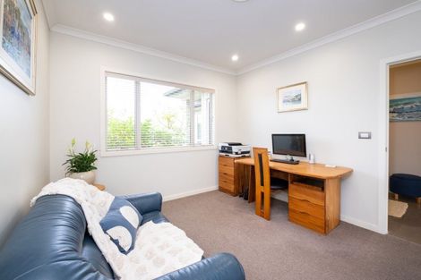 Photo of property in 2 Akaroa Road, Poraiti, Napier, 4112
