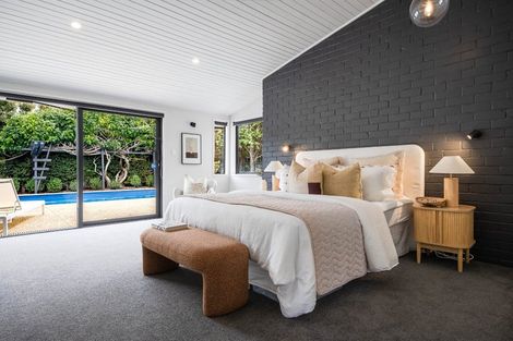 Photo of property in 35 Rock Isle Road, Torbay, Auckland, 0630