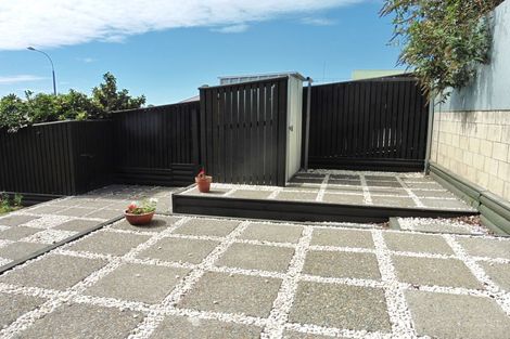 Photo of property in 1/2 Clifton Terrace, West End, Timaru, 7910