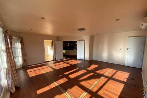 Photo of property in 32 Strowan Road, Strowan, Christchurch, 8052