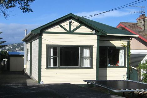 Photo of property in 109 Queens Drive, Lyall Bay, Wellington, 6022