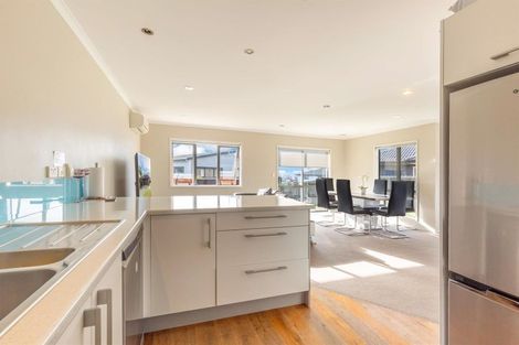 Photo of property in 16 Mcwhirters Farm Lane, Massey, Auckland, 0614