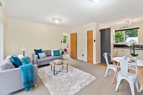 Photo of property in 169a Newlands Road, Newlands, Wellington, 6037