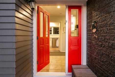 Photo of property in 792 West Coast Road, Oratia, Auckland, 0604