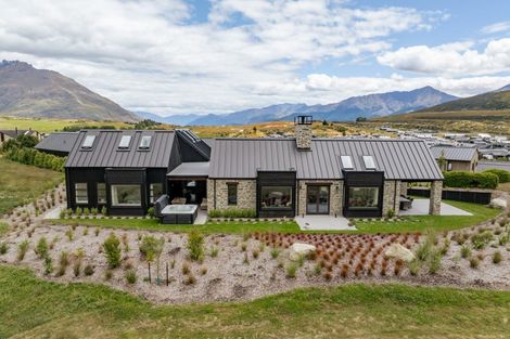 Photo of property in 40 Cunninghams Drive, Jacks Point, Queenstown, 9371