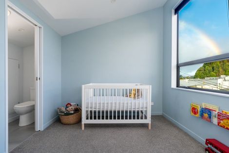 Photo of property in 13/2 Stone Street, Miramar, Wellington, 6022