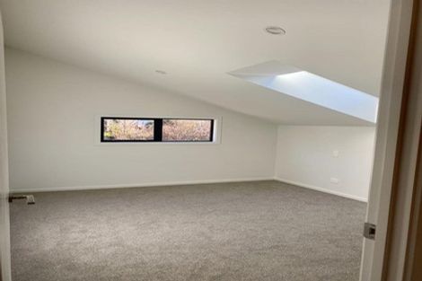 Photo of property in 77 Oregon Drive, Kelvin Heights, Queenstown, 9300