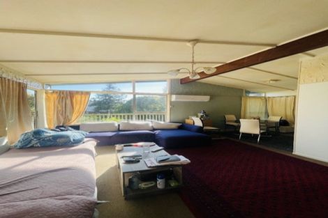 Photo of property in 4 Temuri Place, Glendene, Auckland, 0602