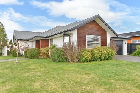 Photo of property in 32 Te Whenu Crescent, Marshland, Christchurch, 8083