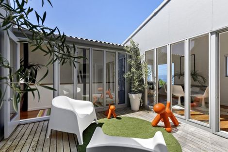 Photo of property in 77 Durham Street, Brooklyn, Wellington, 6021