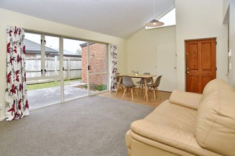 Photo of property in 2/19 Burdale Street, Riccarton, Christchurch, 8011