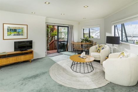 Photo of property in 2/199 Onewa Road, Birkenhead, Auckland, 0626