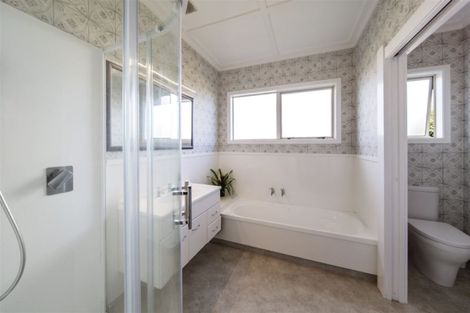 Photo of property in 30 Tauhuri Street, Manaia, 4612