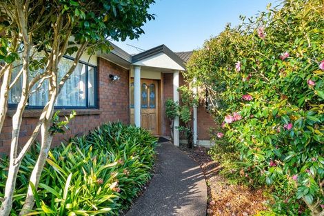 Photo of property in 2/17 Arthur Road, Hillpark, Auckland, 2102
