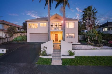 Photo of property in 10 Stephanie Close, Glenfield, Auckland, 0629