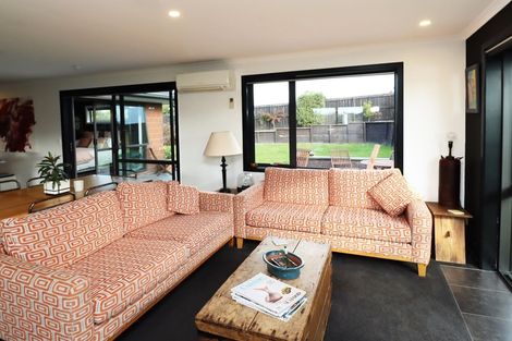 Photo of property in 17 Blue Stone Drive, Waiareka Junction, Oamaru, 9401