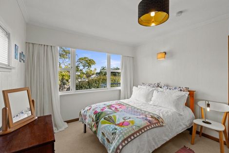 Photo of property in 5 Price Street, Westown, New Plymouth, 4310