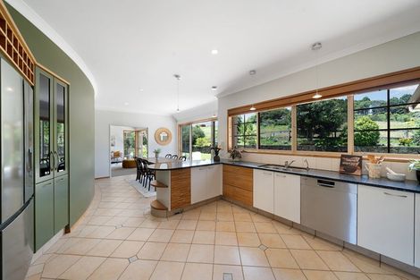 Photo of property in 3 Napuka Road, Henderson Valley, Auckland, 0612