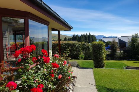 Photo of property in 3 O'neill Place, Lake Tekapo, 7999