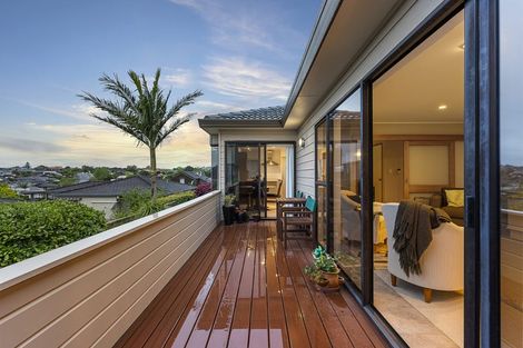 Photo of property in 2/28 Mark Edward Drive, Half Moon Bay, Auckland, 2012