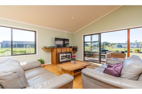 Photo of property in 5 Park Rise, Mangawhai Heads, Mangawhai, 0505