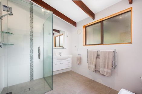 Photo of property in 34 Albatross Close, Whitby, Porirua, 5024