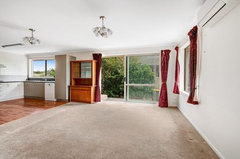 Photo of property in 9 Raabia Close, Parakai, 0830