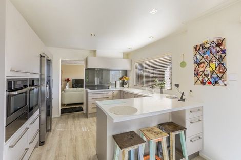 Photo of property in 2 Bucksburn Place, Greenmeadows, Napier, 4112