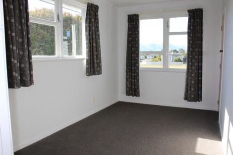 Photo of property in 6 Mararoa Drive, Manapouri, 9679