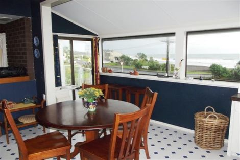 Photo of property in 1 Wairau Road, Oakura, 4314