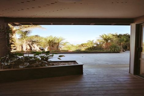 Photo of property in 977 Whangaparaoa Road, Tindalls Beach, Whangaparaoa, 0930