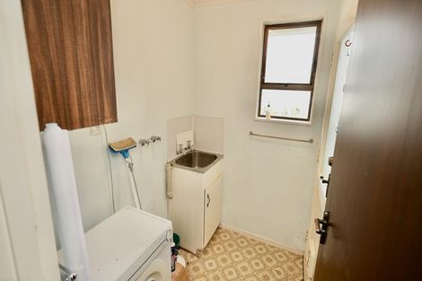 Photo of property in 43a Wikiriwhi Crescent, Awapuni, Palmerston North, 4412