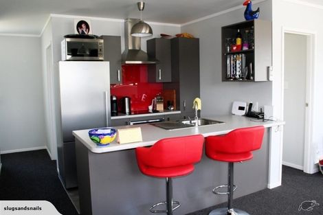 Photo of property in 16b Woodall Place, Totara Vale, Auckland, 0627