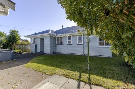 Photo of property in 14 Carthew Street, Okato, 4335