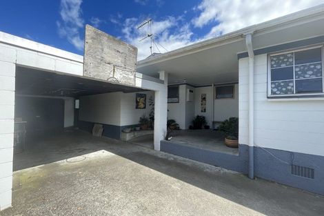 Photo of property in 15 Kauri Street, Inglewood, 4330