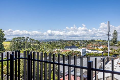 Photo of property in 8/805 Riddell Road, Saint Heliers, Auckland, 1071