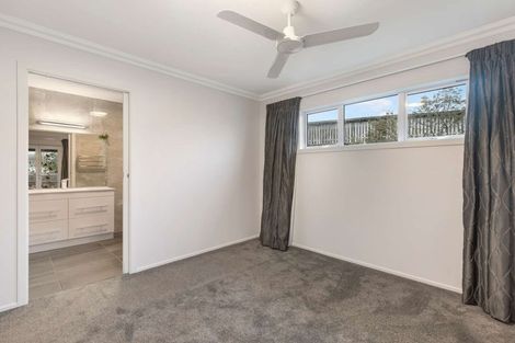 Photo of property in 62 Russell Street, Marton, 4710