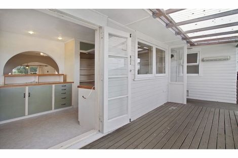 Photo of property in 3 Ngatoa Place, Glenfield, Auckland, 0629