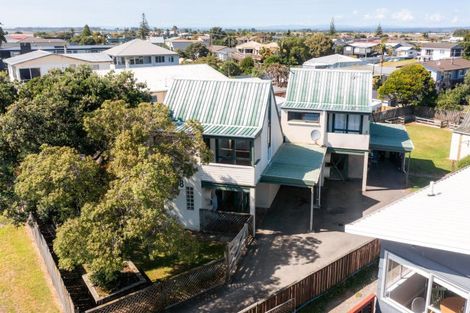 Photo of property in 98a Karewa Parade, Papamoa Beach, Papamoa, 3118