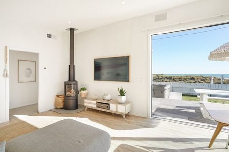 Photo of property in 21 Ocean Beach Street, Foxton Beach, Foxton, 4815