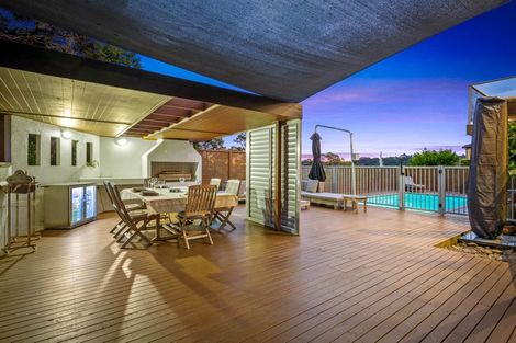 Photo of property in 92 Pemberton Avenue, Bayview, Auckland, 0629