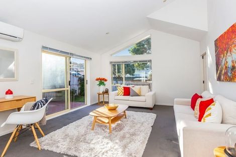 Photo of property in Miramar Villas, 6 Brussels Street, Miramar, Wellington, 6022