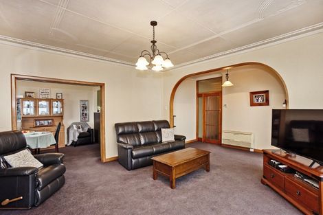 Photo of property in 180 Marine Parade, Bluff, 9814