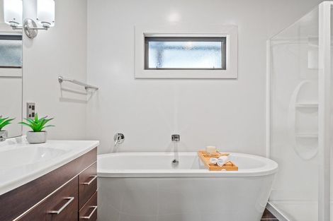 Photo of property in 32 Quill Street, Lake Hayes, Queenstown, 9304