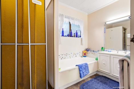 Photo of property in 21 Fitzpatrick Street, Newlands, Wellington, 6037