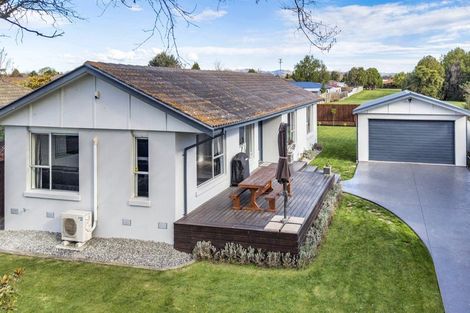 Photo of property in 80 Lowry Avenue, Redwood, Christchurch, 8051