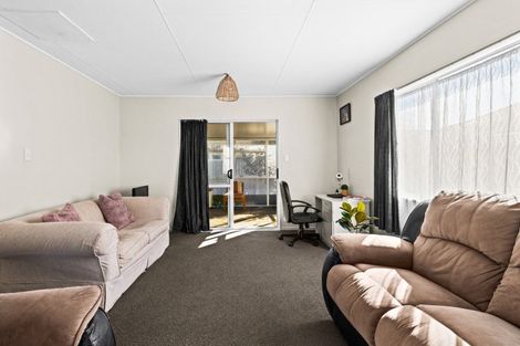 Photo of property in 2/434 Gloucester Street, Taradale, Napier, 4112