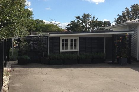 Photo of property in 12 Dowling Place, Pakuranga, Auckland, 2010