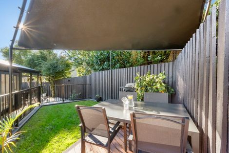 Photo of property in 33 Milton Terrace, Picton, 7220